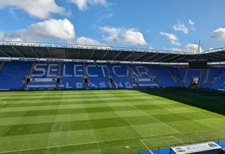 Reading FC shirt sponsor change revealed as Select Car Leasing extends club partnership